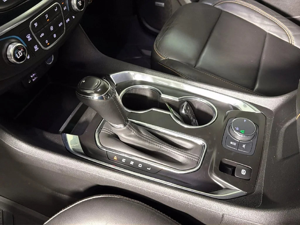 Used 2020 GRAPHITE METALLIC Chevrolet RS image 24