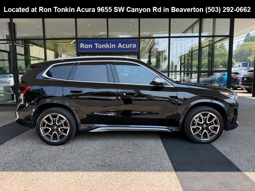 Used 2023 Jet Black BMW xDrive28i image 8