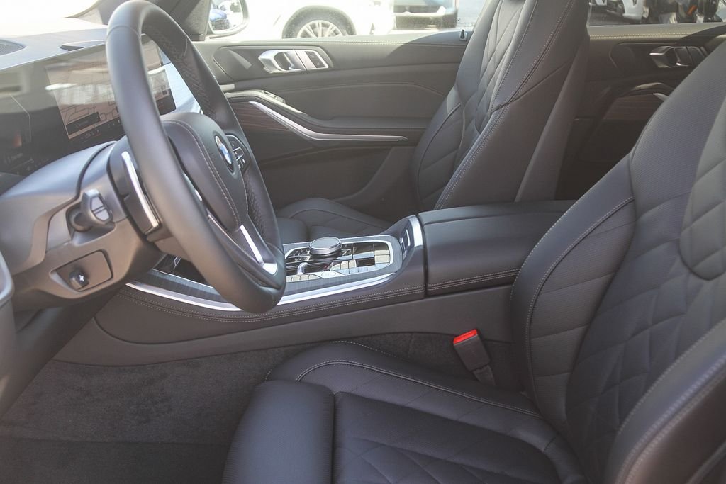 New 2026 Black Sapphire Metallic BMW sDrive40i image 12