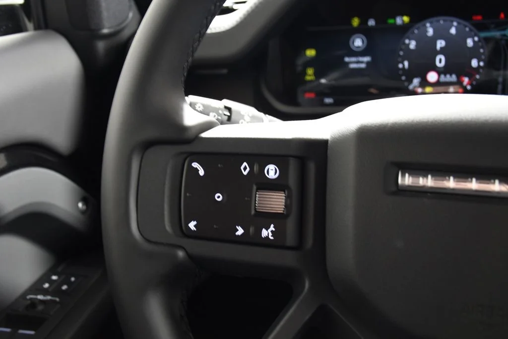 New 2026 Santorini Blk Land Rover S image 29