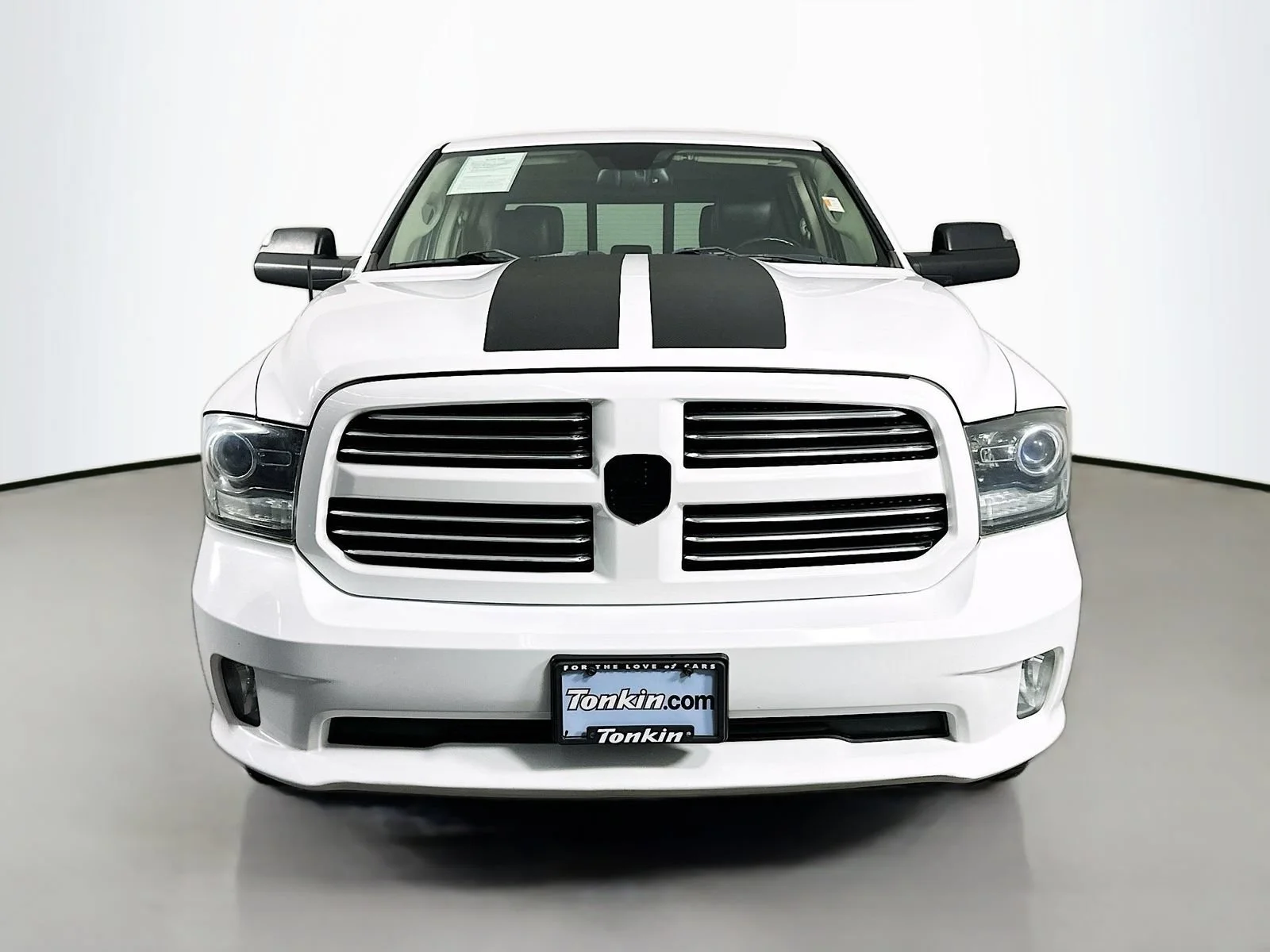 Used 2017  Ram Sport image 2