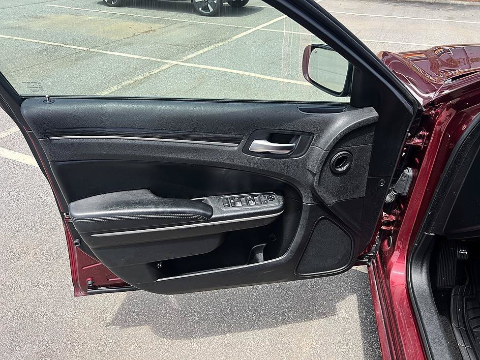 Used 2019 Velvet Red Pearlcoat Chrysler Touring image 19
