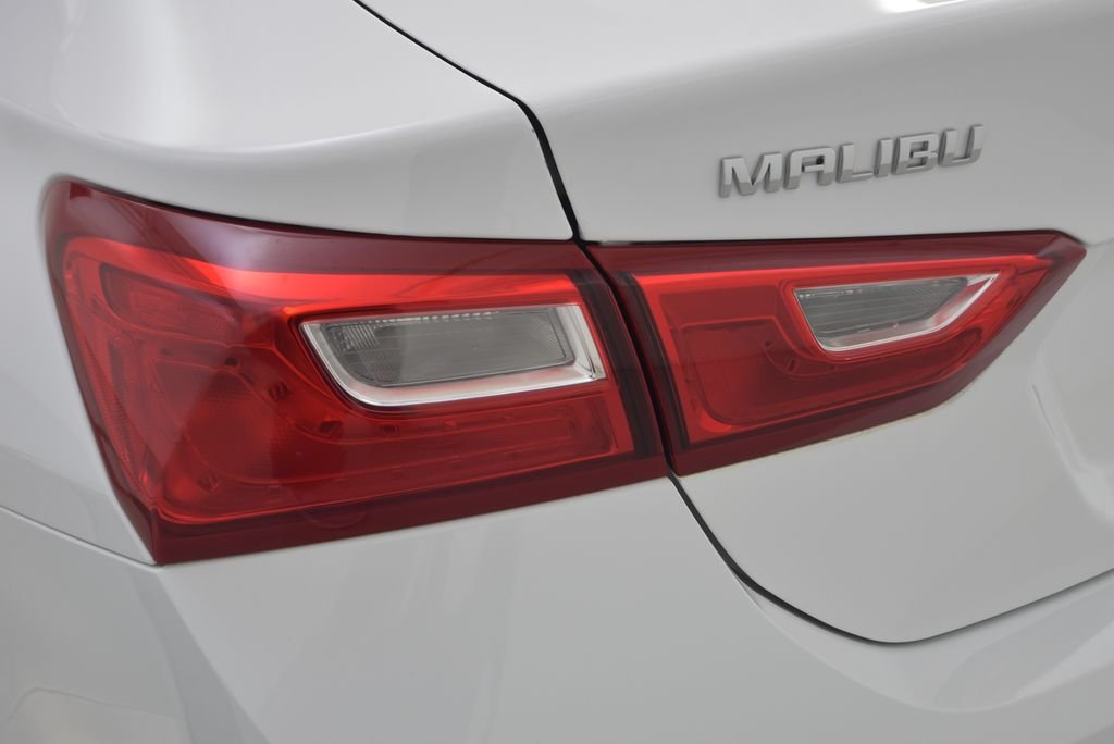 Used 2019 Summit White Chevrolet LS image 34