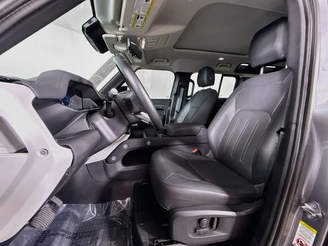 Used 2021 Eiger Grey Metallic Land Rover SE image 11