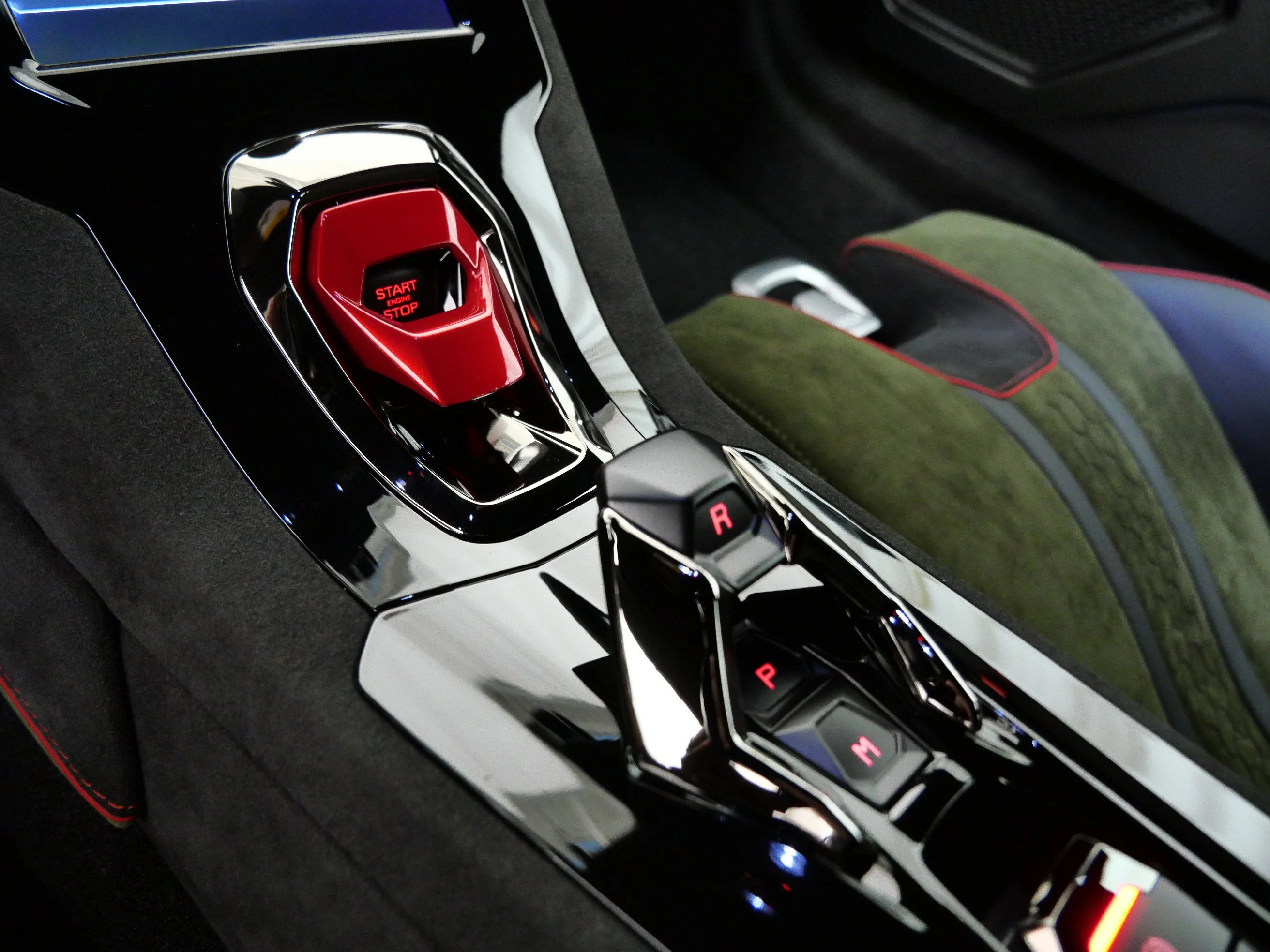 Used 2024 Verde Gea Matte Lamborghini Base image 25