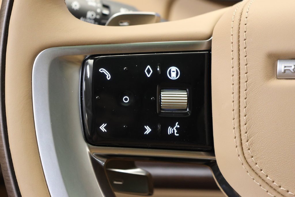 New 2027 Belgravia Green LAND ROVER SE image 18