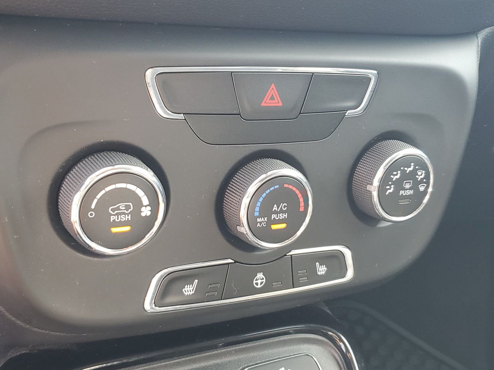 Certified Used 2018 Red Jeep Latitude image 12