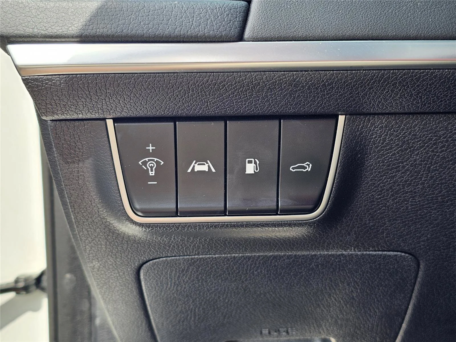 Used 2022 Snow White Pearl Kia GT2 image 20