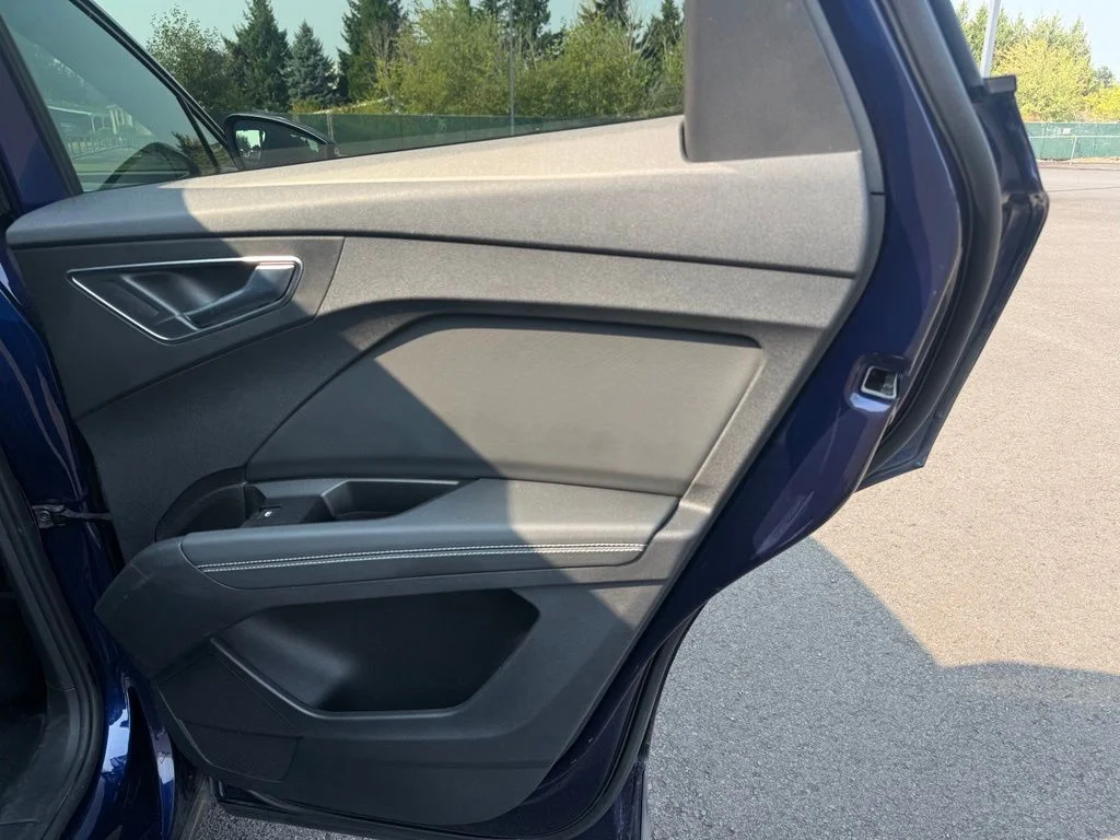 Used 2023 Navarra Blue Metallic Audi Premium image 24