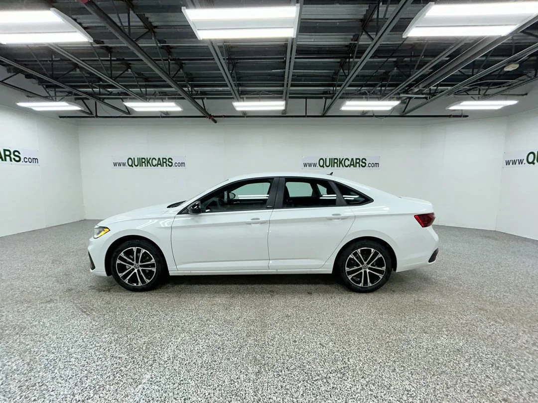 2026 Volkswagen Jetta Sport - Photo 6
