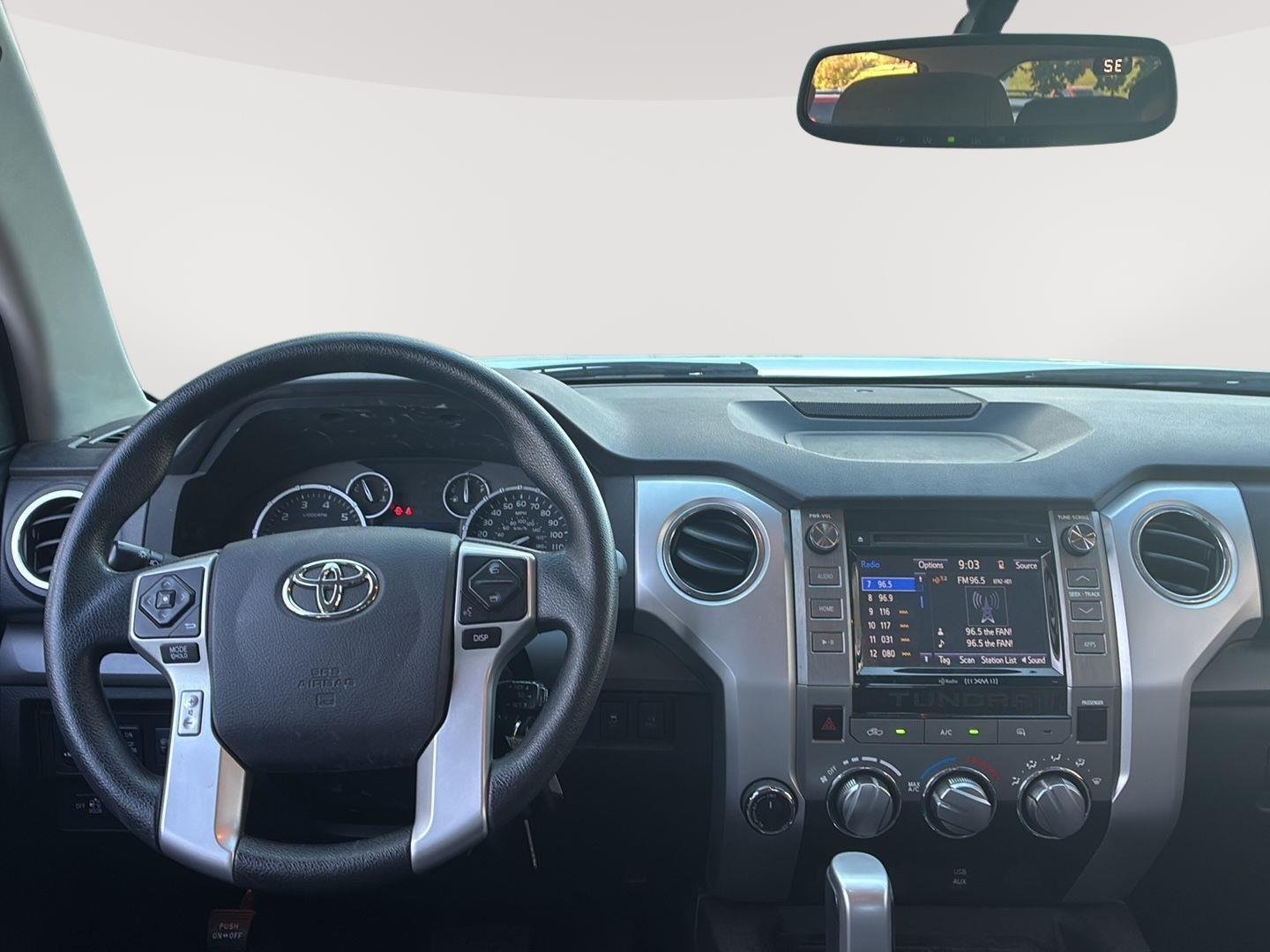 Used 2015 Super White Toyota SR5 image 6