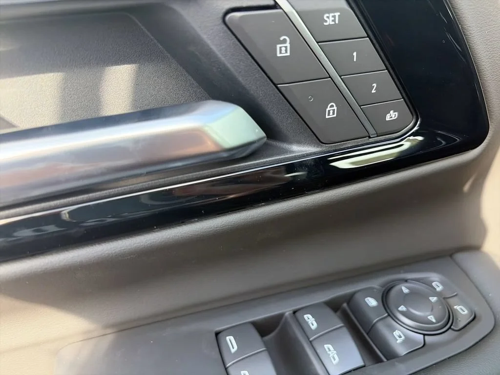 2026 Chevrolet Suburban Z71 - Photo 15