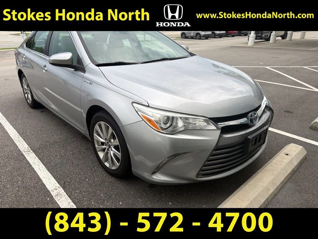 Used 2016 Silver Toyota XLE image 1
