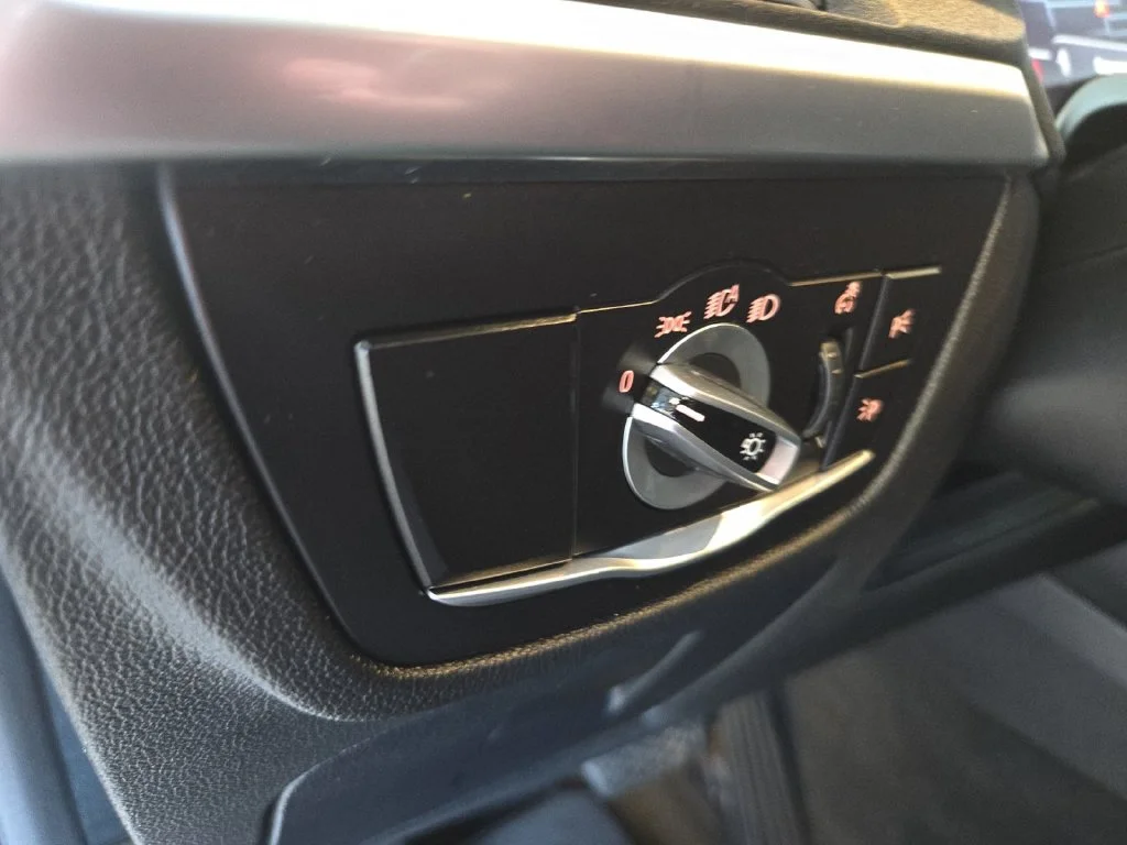 Used 2023 Gray BMW xDrive30i image 32