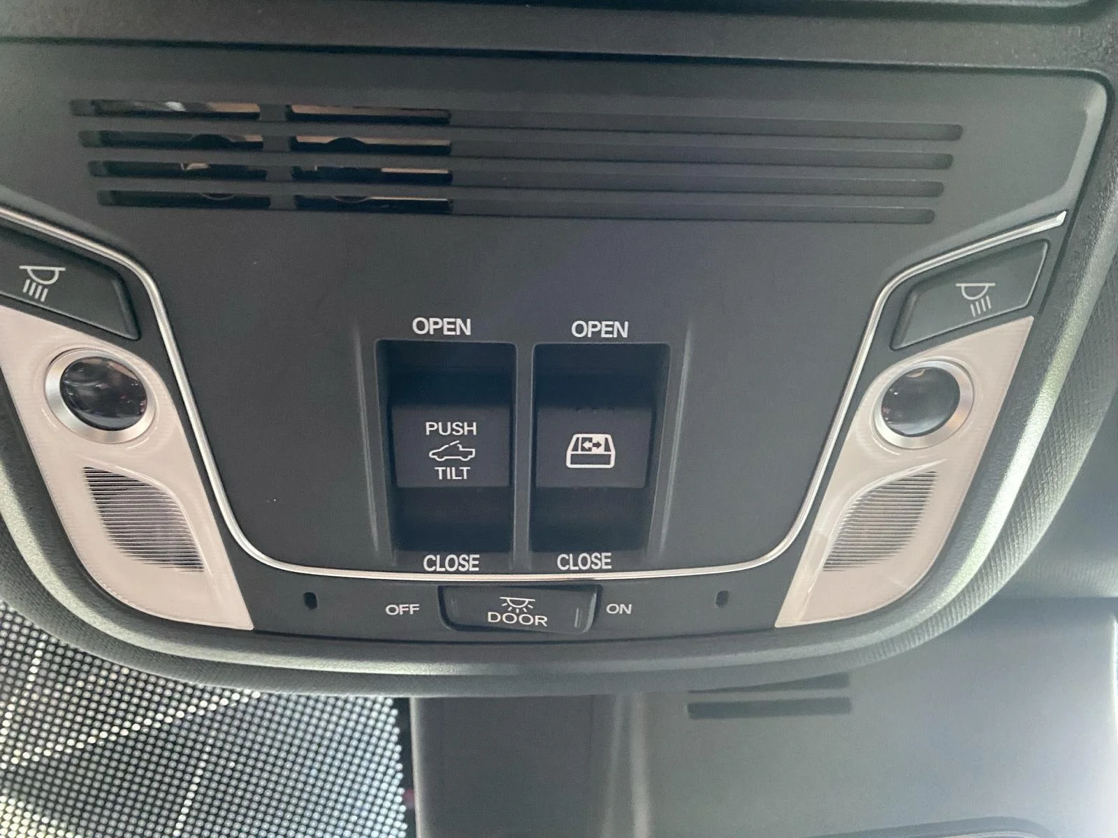 Used 2022 Sonic Gray Pearl Honda Black Edition image 29