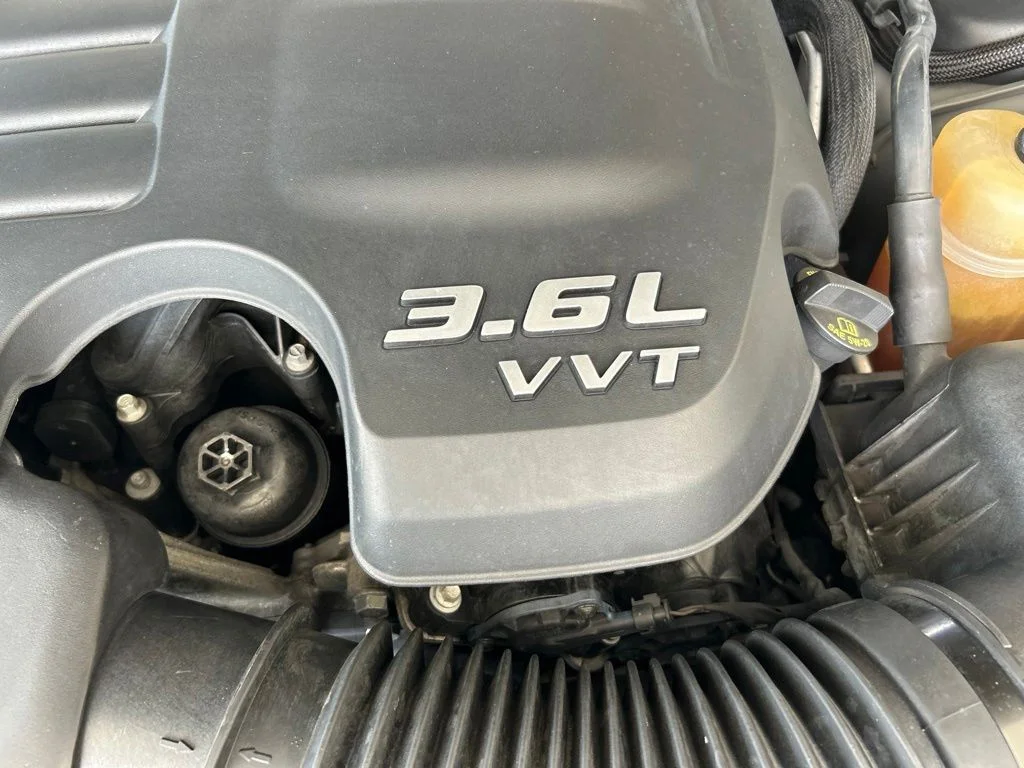 Used 2019 Gray Dodge SXT image 13