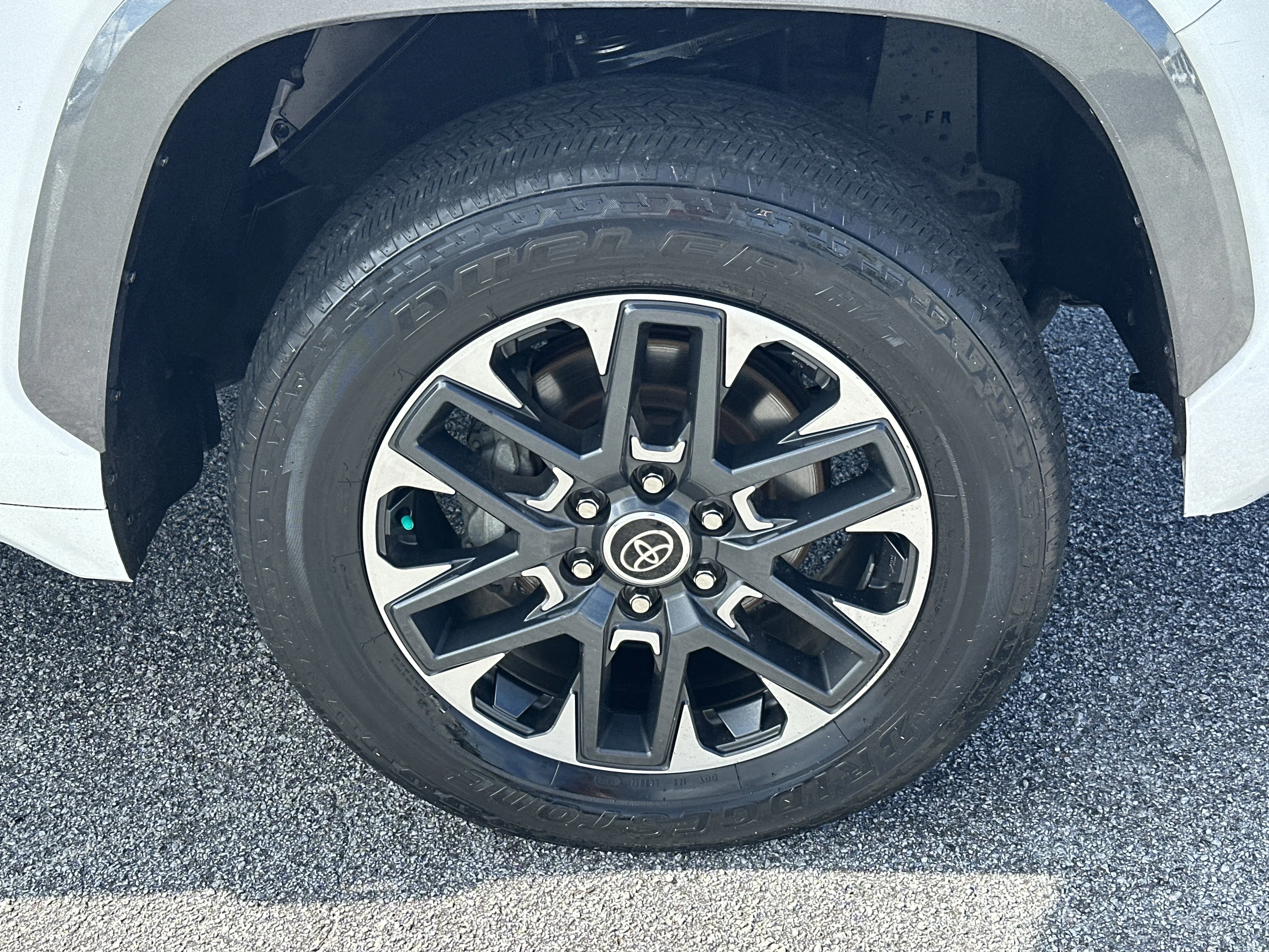 2022 Toyota Tundra Limited - Photo 13