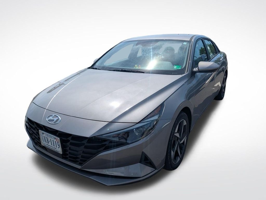 Certified Used 2023  Hyundai SEL image 2
