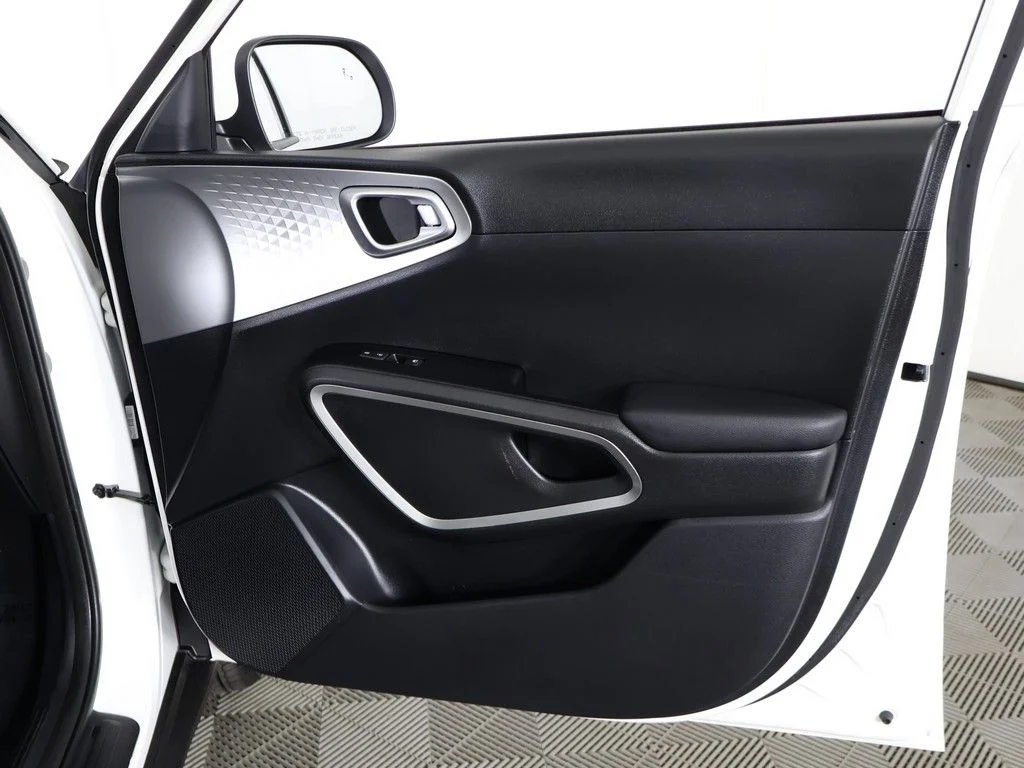 Used 2024 White Kia LX image 22