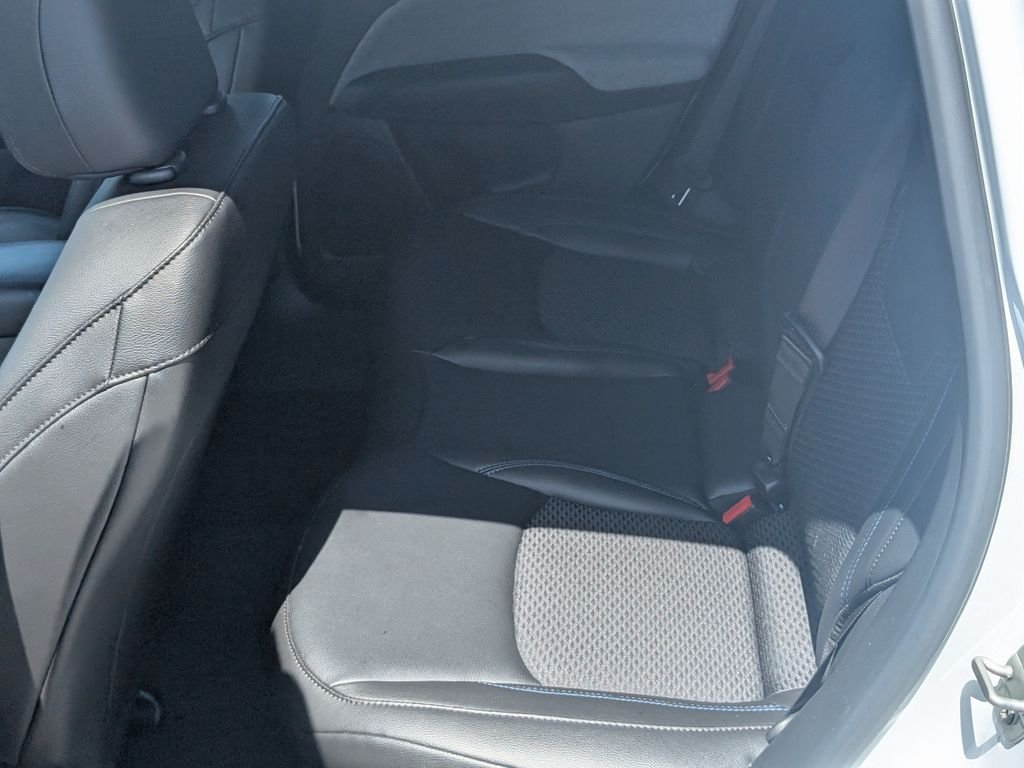 Used 2025 White Jeep Latitude image 16