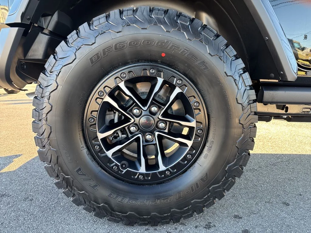 New 2026 Black Clear-Coat Exterior Paint Jeep Rubicon X image 12
