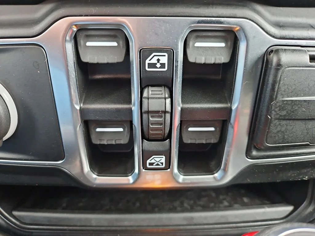 Used 2021 Green Jeep Unlimited Sport S image 31