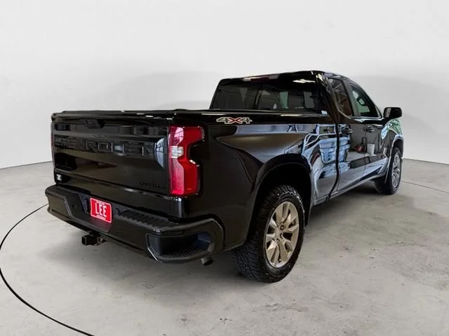 Used 2020 Black Chevrolet Custom image 6