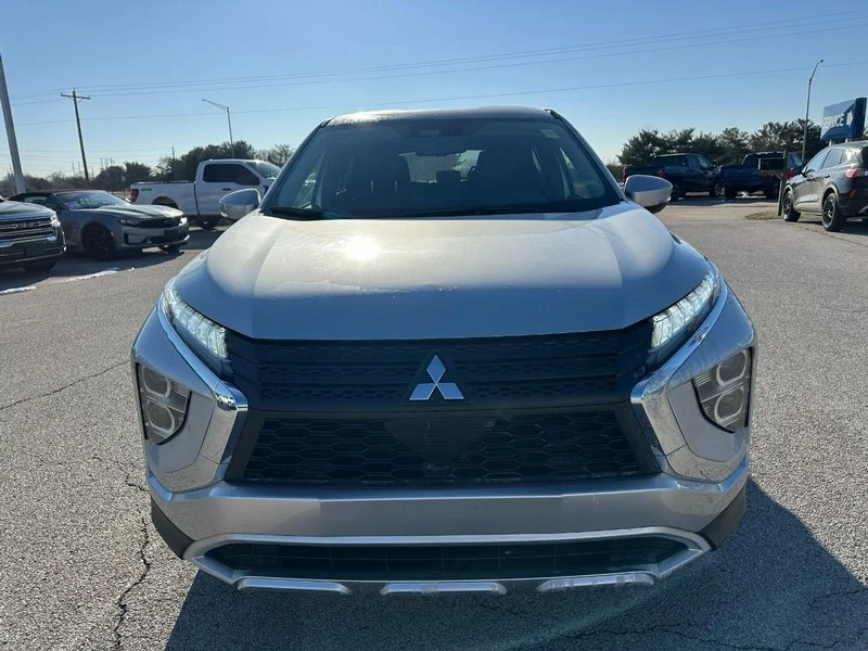 Used 2025 Alloy Silver Metallic Mitsubishi SE S-AWC image 9