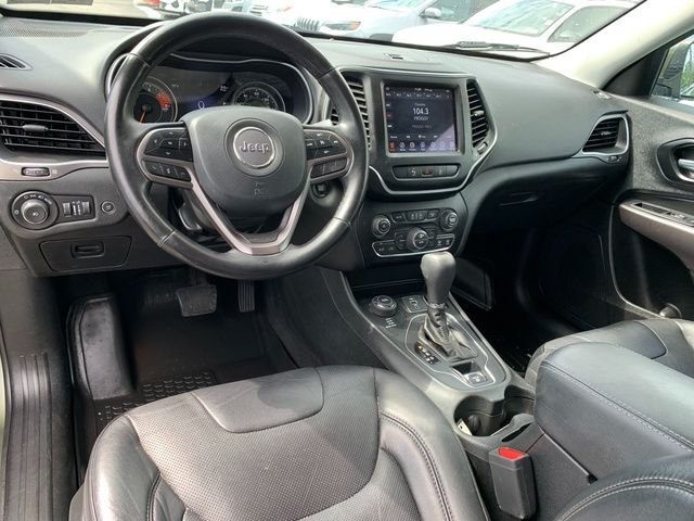 Used 2021 Green Jeep Latitude Lux image 18