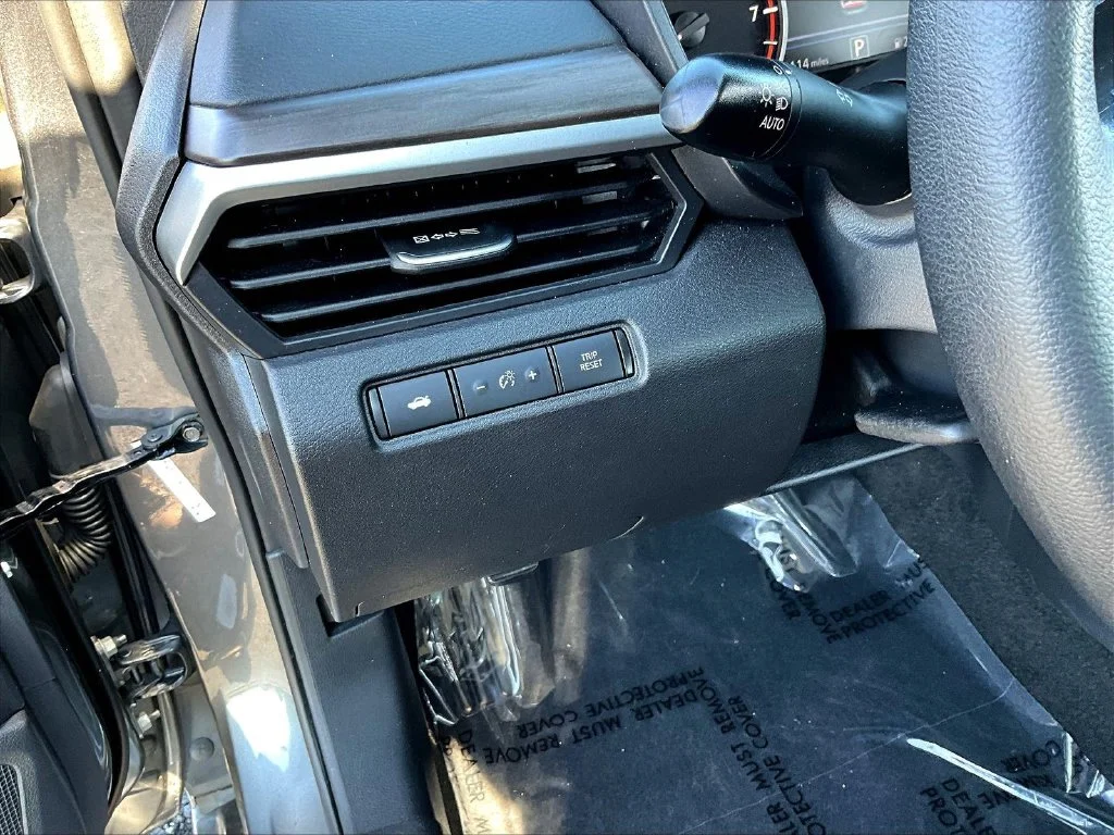 Used 2025 Gun Metallic Nissan 2.5 SV image 23