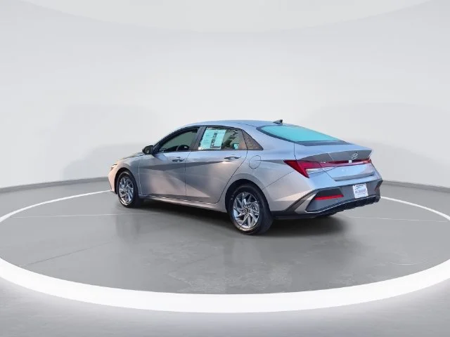 Used 2026 Silver Hyundai Blue image 6