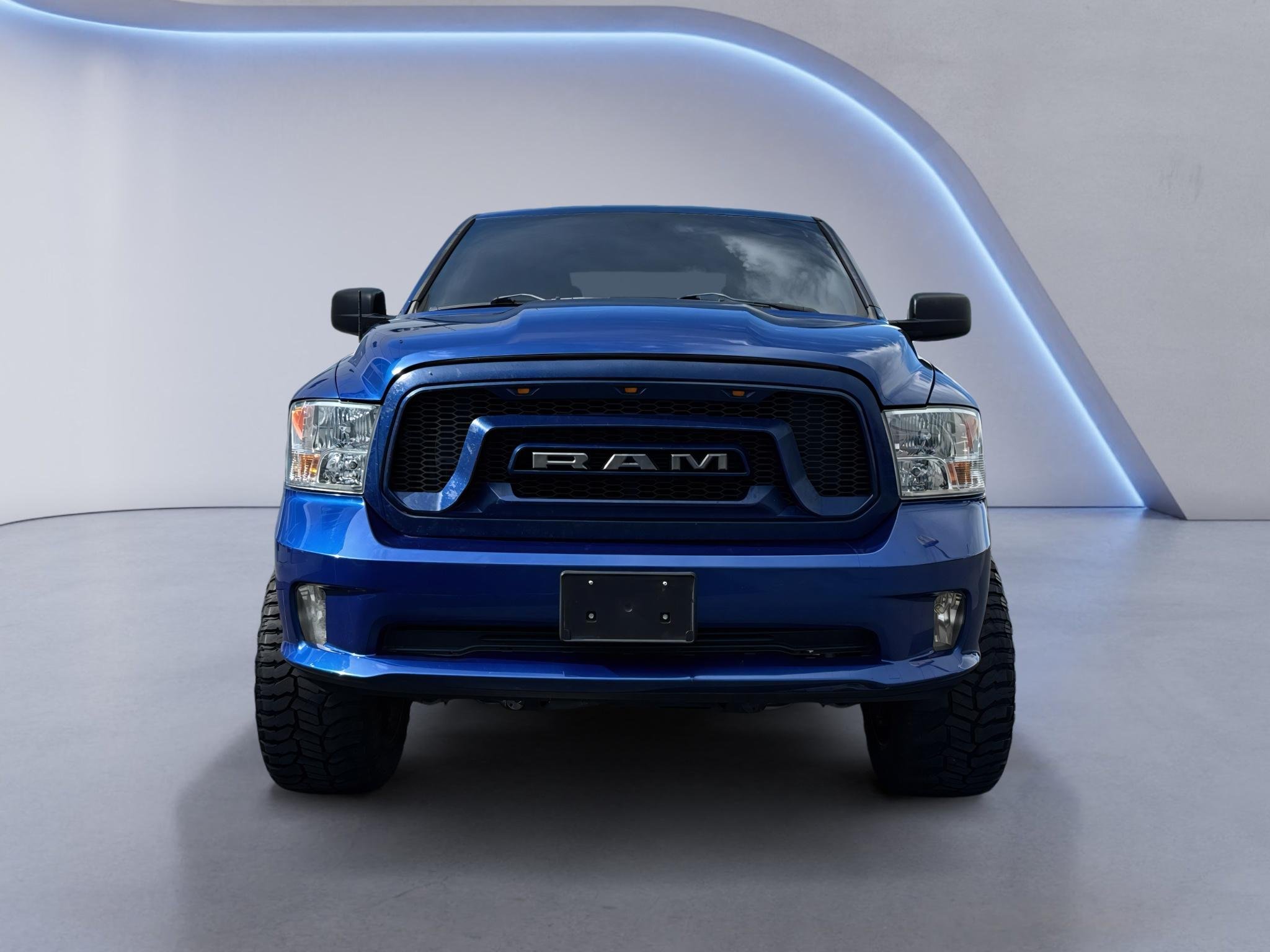 Used 2015 Blue Ram Express image 2