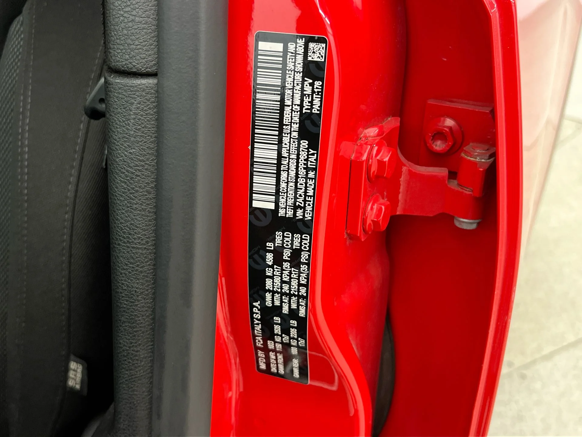 Used 2023 Red Jeep Latitude image 41