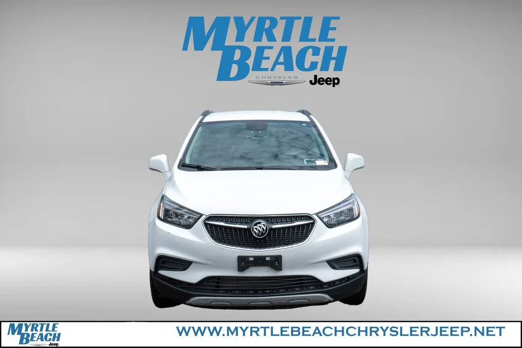 Used 2021 Summit White Buick Preferred image 9