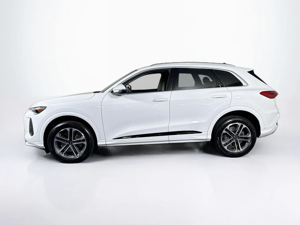 Used 2025 White Audi 2.0T Premium image 2