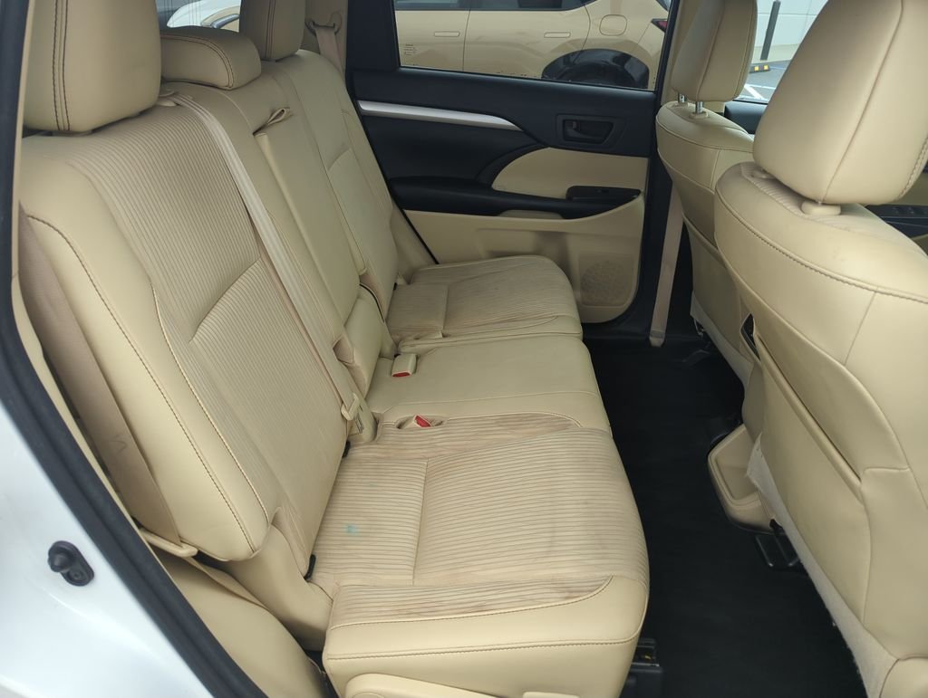 Used 2017 White Toyota LE Plus image 30