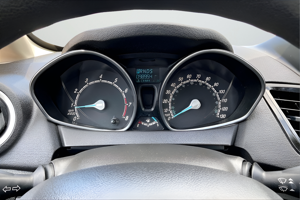 Used 2019 Gray Ford SE image 12