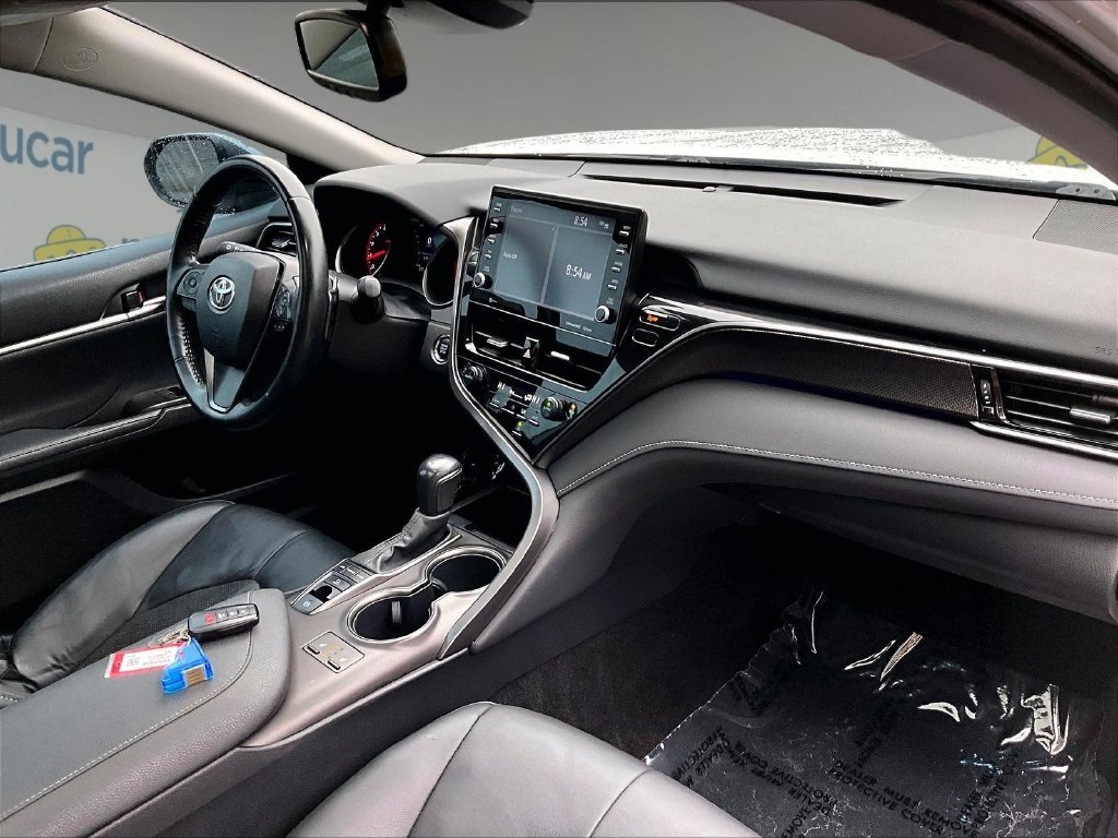 Used 2022 Ice Toyota XSE image 14