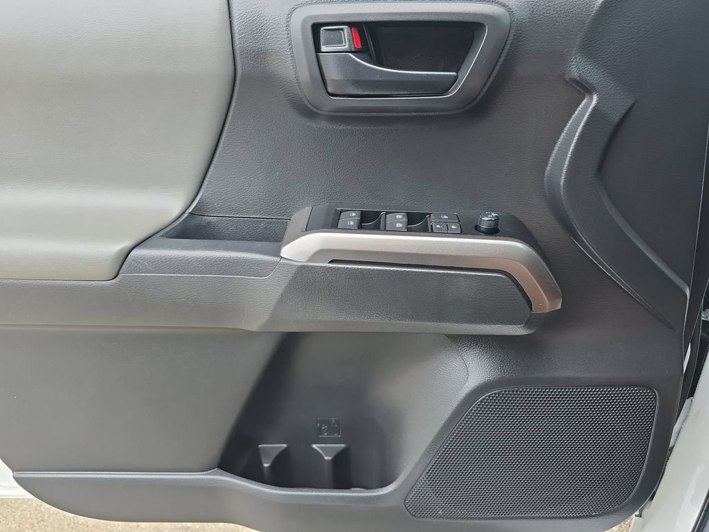 Used 2023 White Toyota SR5 image 18