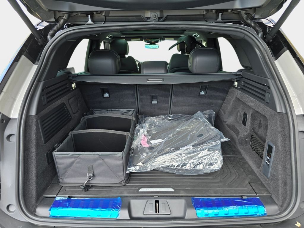 New 2026 Borasco Grey LAND ROVER Dynamic SE image 12