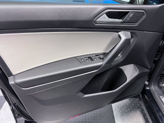 2021 Tiguan 2.0T SE R-Line Black Black · photo 8
