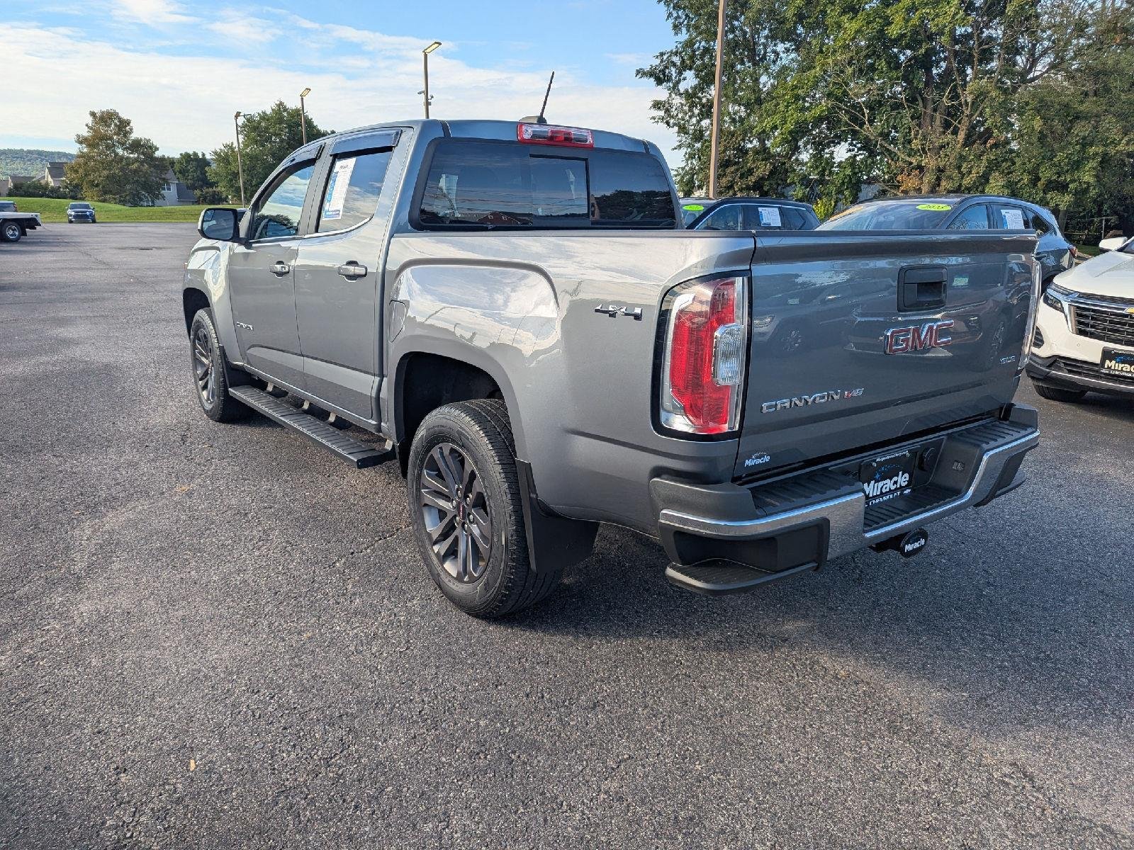Used 2019 SATIN STEEL METALLIC GMC 4WD SLE image 5