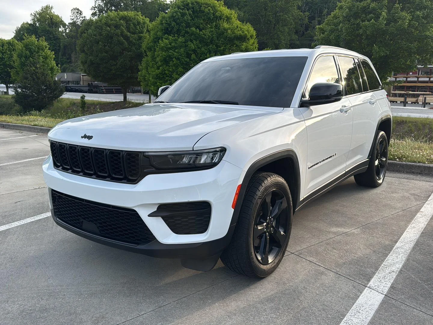 2023 Jeep Grand Cherokee Altitude's photo