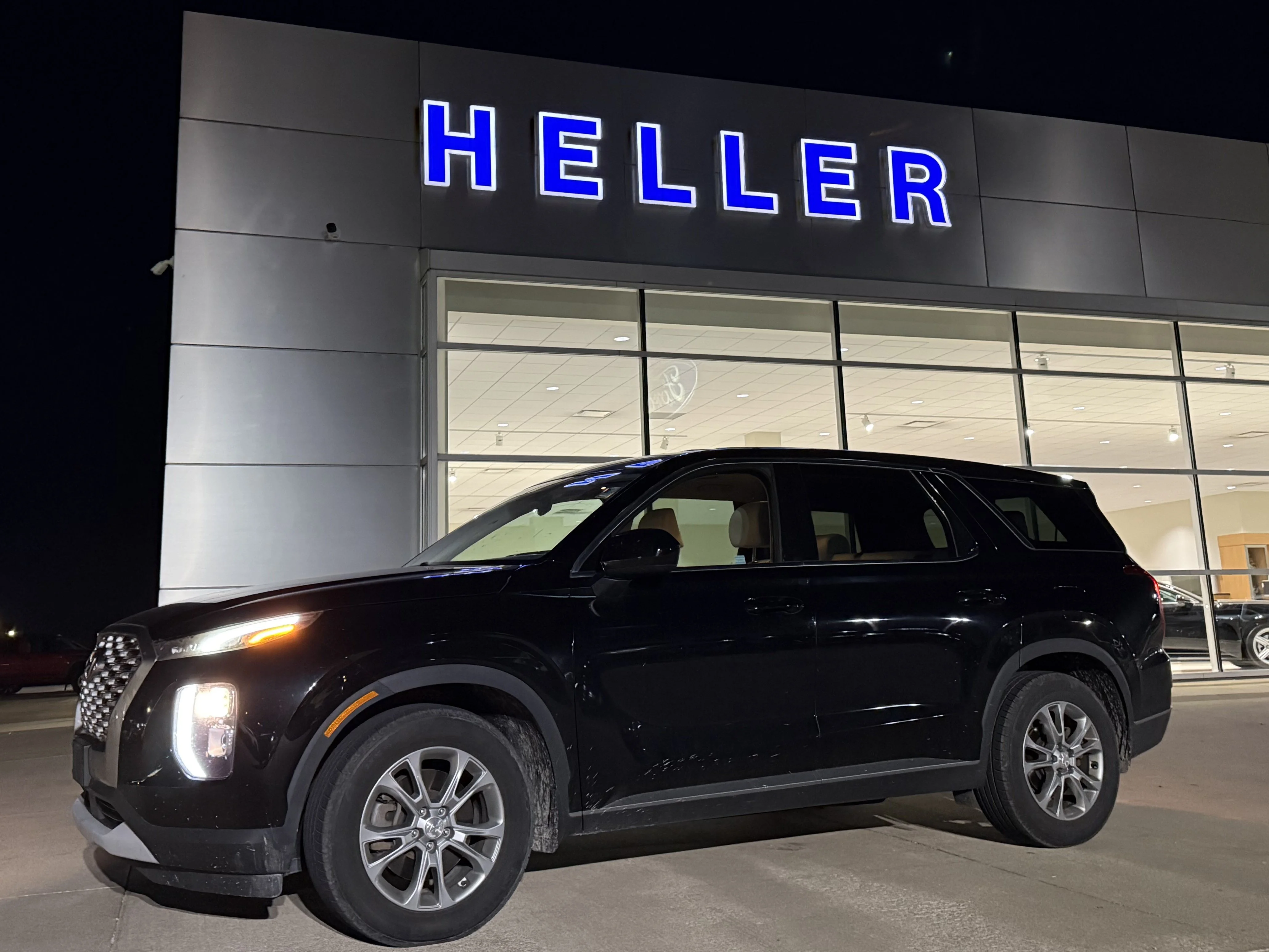 Used 2020 Becketts Black Hyundai SE image 3