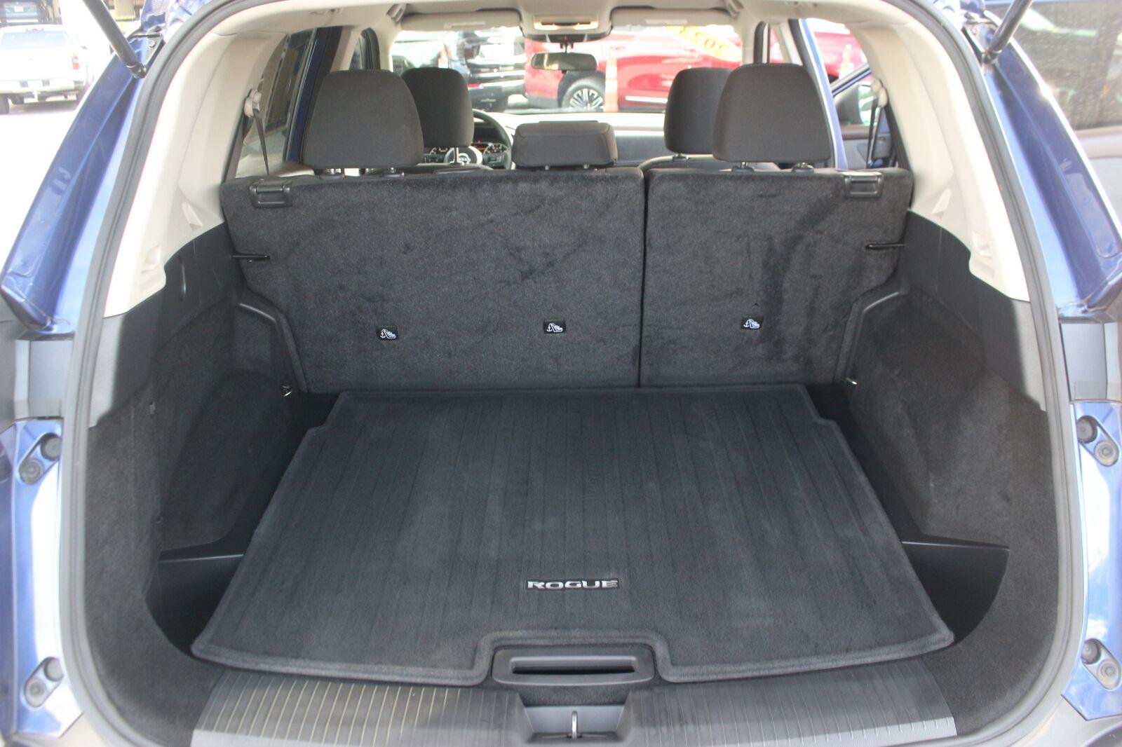Used 2023 Blue Nissan S image 11