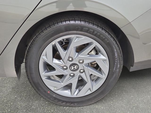 Used 2024 Gray Hyundai SEL image 32