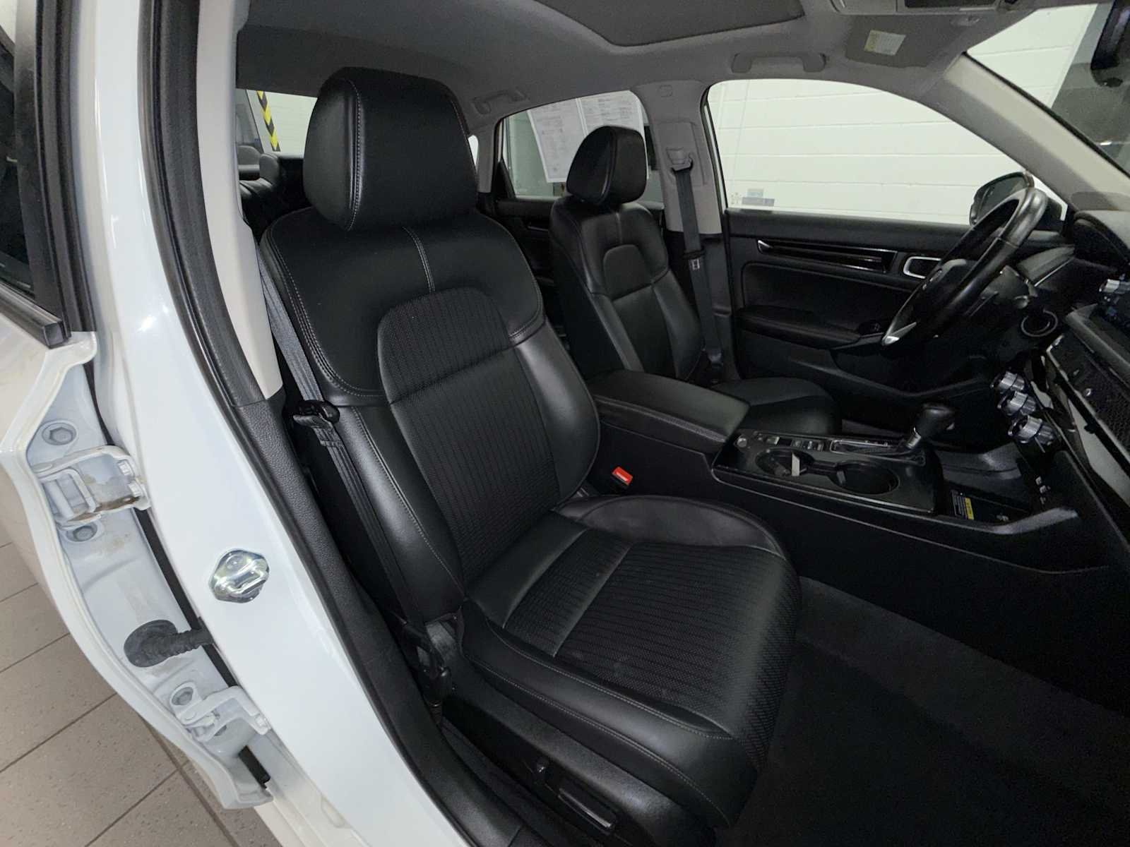 Used 2023 White Honda Touring image 16