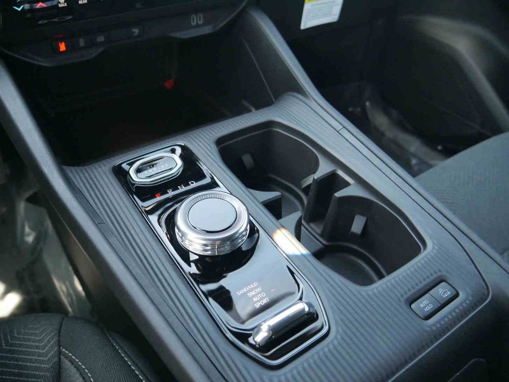 New 2026 Silver Zynith Clearcoat Jeep  image 24