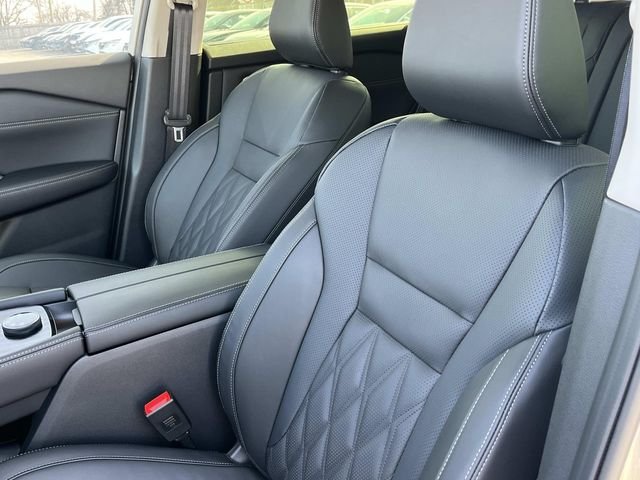 New 2026 Champagne Silver Metallic Nissan Platinum image 27