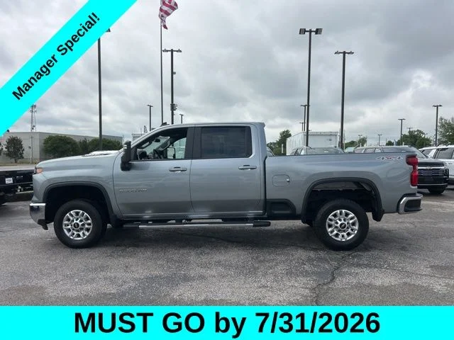 Used 2025 Gray Chevrolet LT image 6